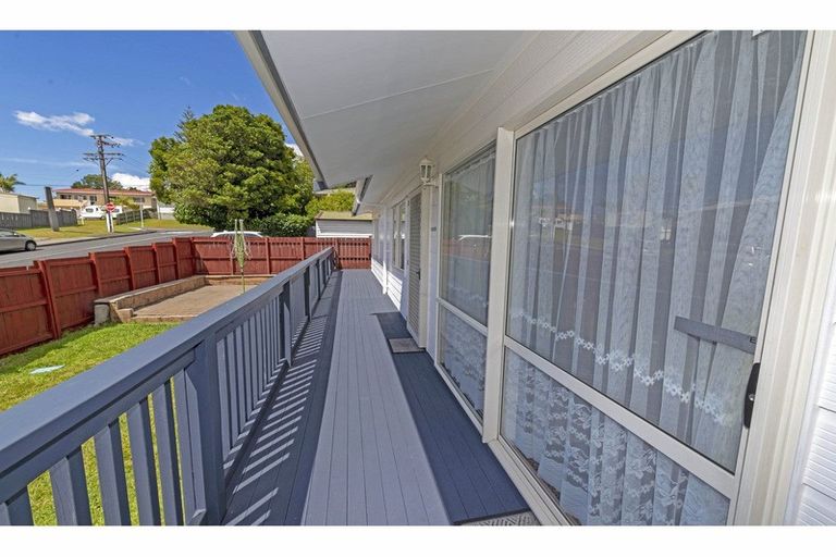 Photo of property in 2 Glendene Avenue, Glendene, Auckland, 0602