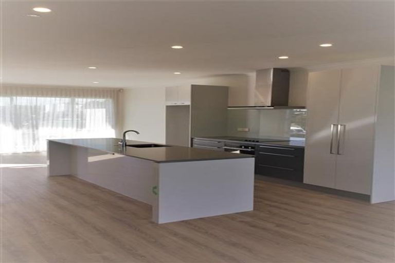 Photo of property in 8 Tyler Davies Drive, Red Beach, 0932