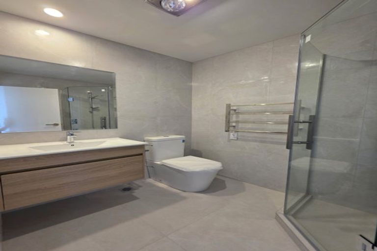 Photo of property in 4/2a Mantra Road, Massey, Auckland, 0614