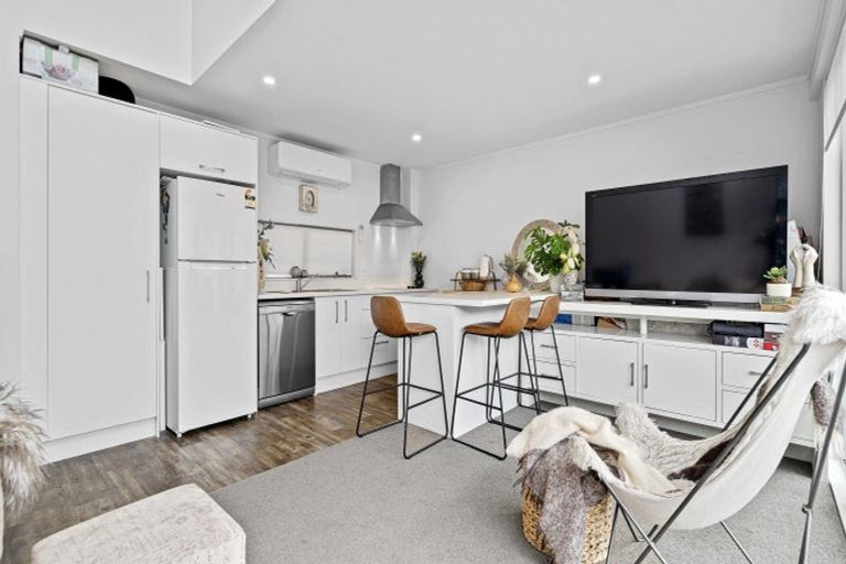 Photo of property in 31 Reynolds Place, Papamoa Beach, Papamoa, 3118