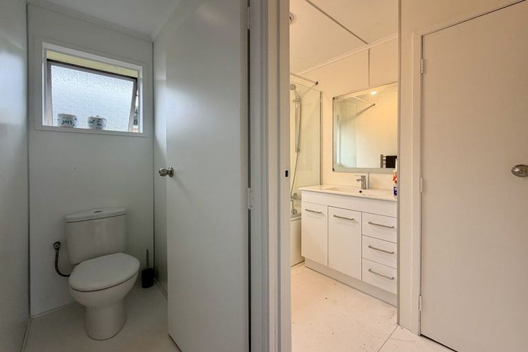 Photo of property in 1/12 Steen Place, Mangere Bridge, Auckland, 2022