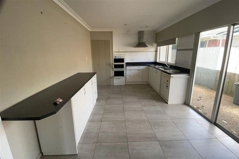 Photo of property in 19 Rosehill Drive, Rosehill, Papakura, 2113