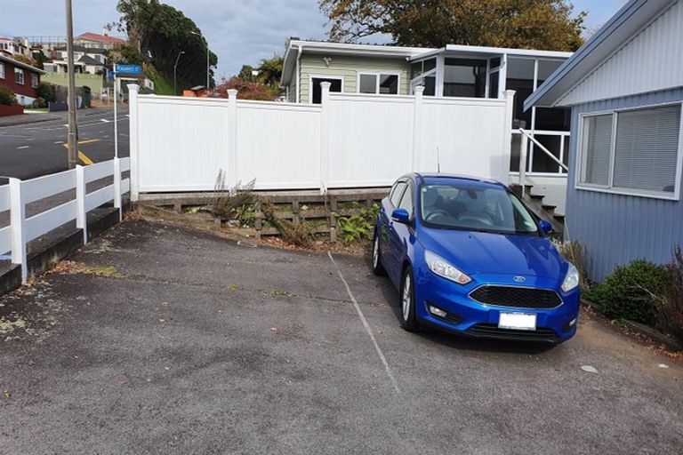 Photo of property in 76b Eliot Street, New Plymouth, 4310