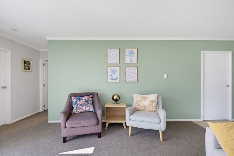 Photo of property in 6 Reserva Crescent, Kumeu, 0810
