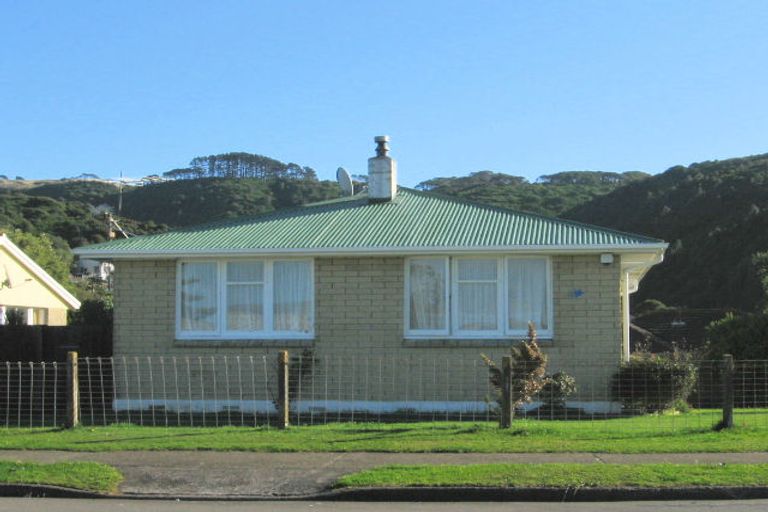 Photo of property in 24 Takapuwahia Drive, Takapuwahia, Porirua, 5022