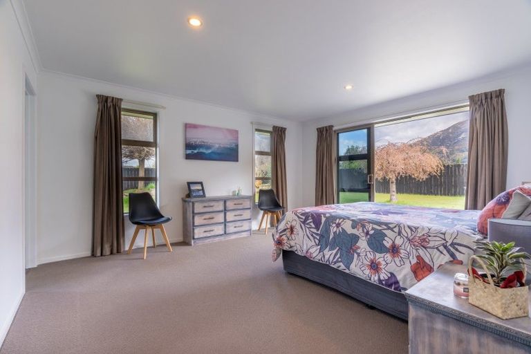 Photo of property in 20 Hewson Crescent, Lake Hawea, Wanaka, 9382