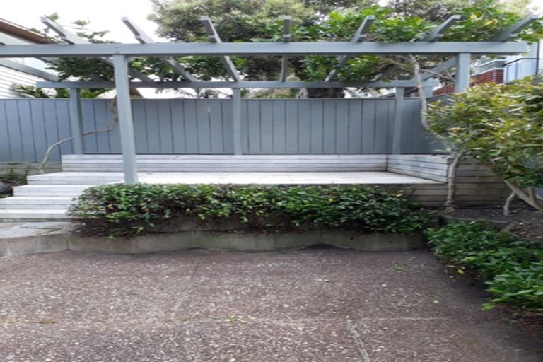 Photo of property in 1/46 Hauraki Road, Hauraki, Auckland, 0622