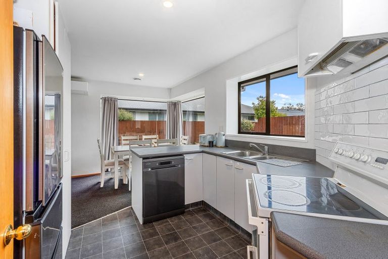 Photo of property in 2/5 Astor Place, Halswell, Christchurch, 8025
