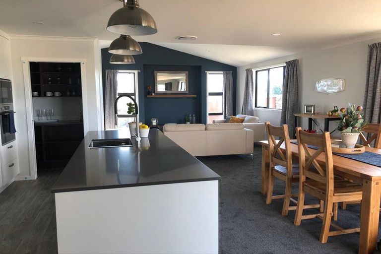 Photo of property in 26 Omahuru Road, Glenbrook, 2681