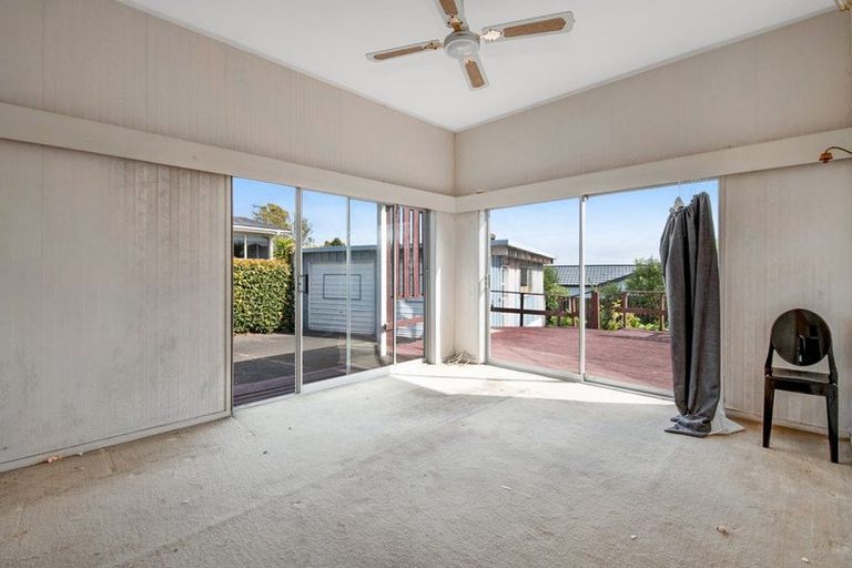 Photo of property in 330 East Coast Road, Sunnynook, Auckland, 0632