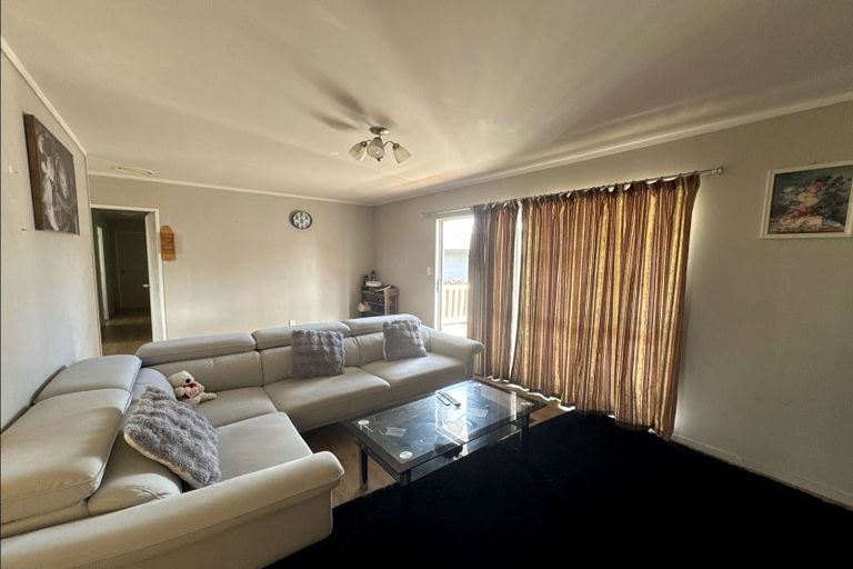 Photo of property in 2/7 Constance Place, Clover Park, Auckland, 2019