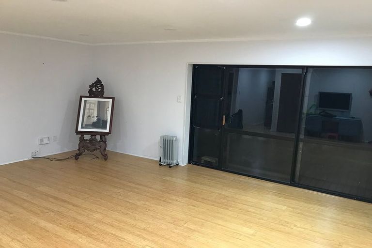 Photo of property in 7 Kallaroo Place, Botany Downs, Auckland, 2010