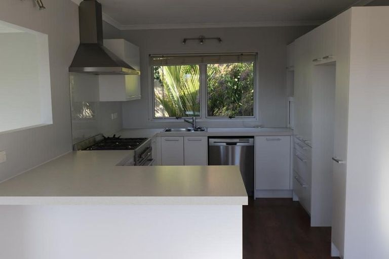 Photo of property in 1 Cromwell Place, Pukekohe, 2120