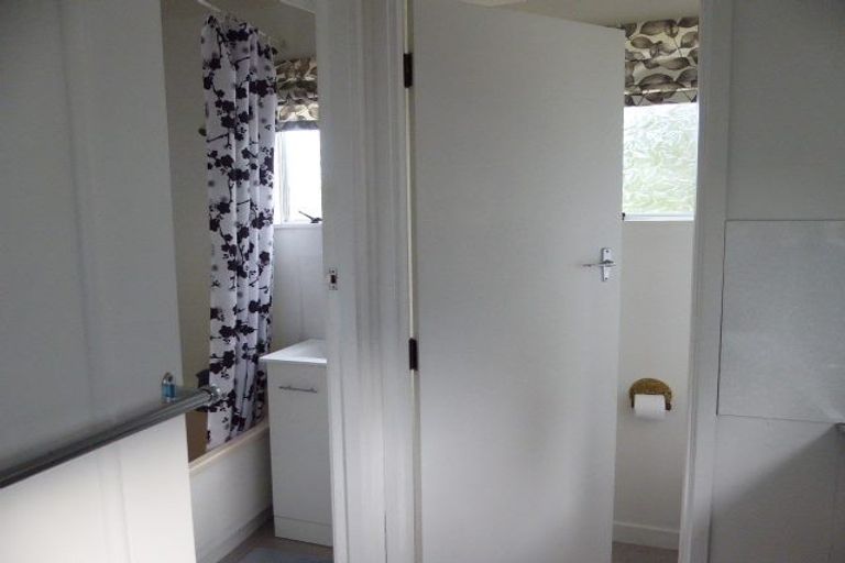 Photo of property in 11 Bevan Street, Woodville, 4920