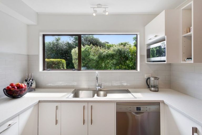 Photo of property in 1/203 Lake Road, Belmont, Auckland, 0622