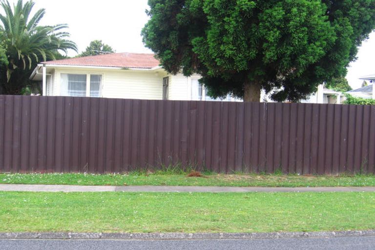 Photo of property in 117 Ennis Avenue, Pakuranga Heights, Auckland, 2010