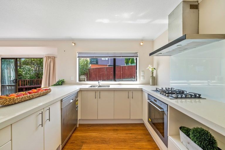 Photo of property in 13 Kinnel Grove, Papakowhai, Porirua, 5024