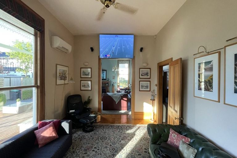 Photo of property in 127 Merivale Lane, Merivale, Christchurch, 8014