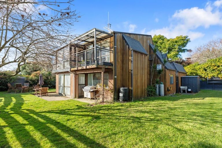 Photo of property in 42 Victory Street, Welcome Bay, Tauranga, 3112