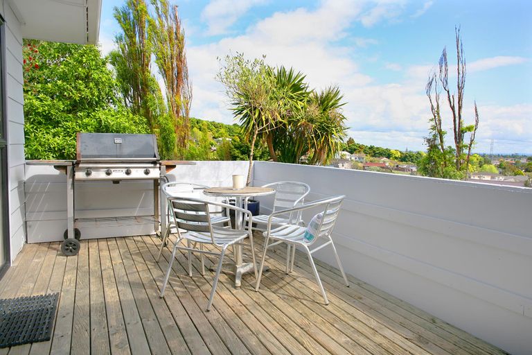 Photo of property in 19 Correa Court, Goodwood Heights, Auckland, 2105