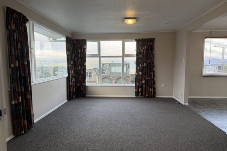 Photo of property in 44 Acacia Avenue, Maungaraki, Lower Hutt, 5010