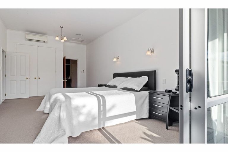 Photo of property in 72 Hermitage Road, Waiuku, 2682