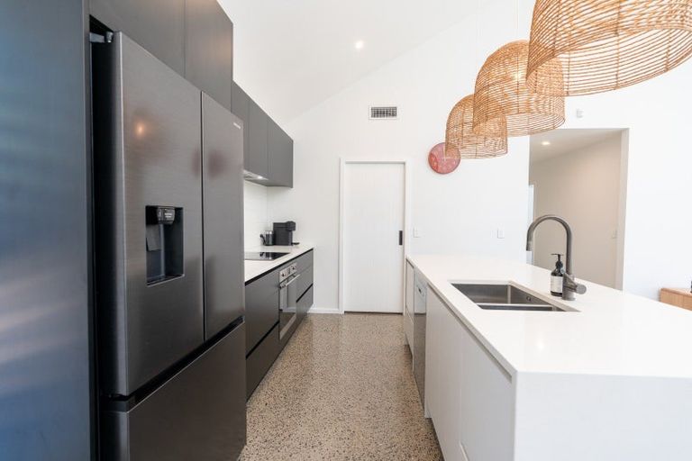 Photo of property in 51a Elizabeth Street, Waikanae, 5036