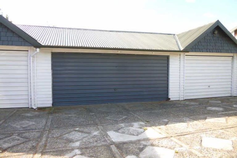 Photo of property in 34 Straven Road, Riccarton, Christchurch, 8011