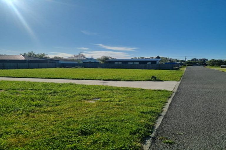 Photo of property in 6 Macrocarpa Lane, Carterton, 5713