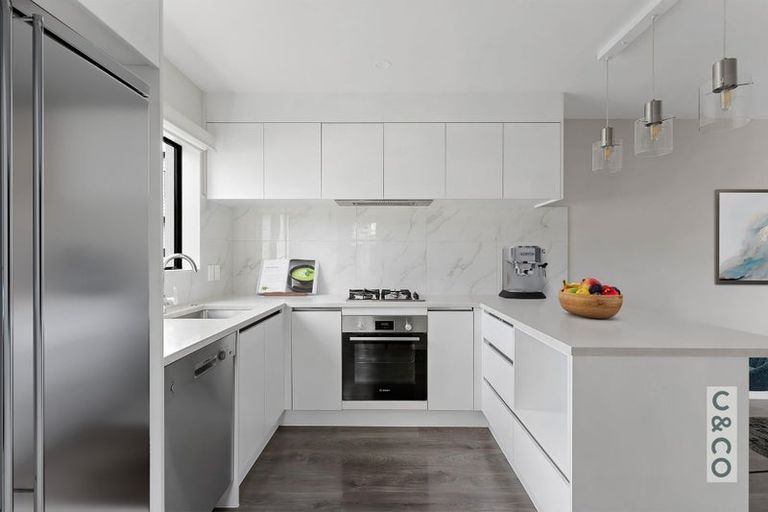 Photo of property in 2e Vinistra Road, Kumeu, 0810