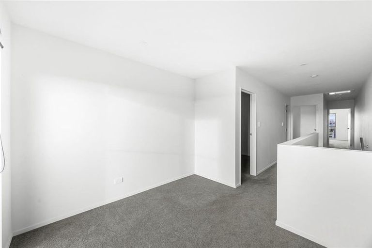 Photo of property in 63 Whare Kauri Road, Papakura, 2110