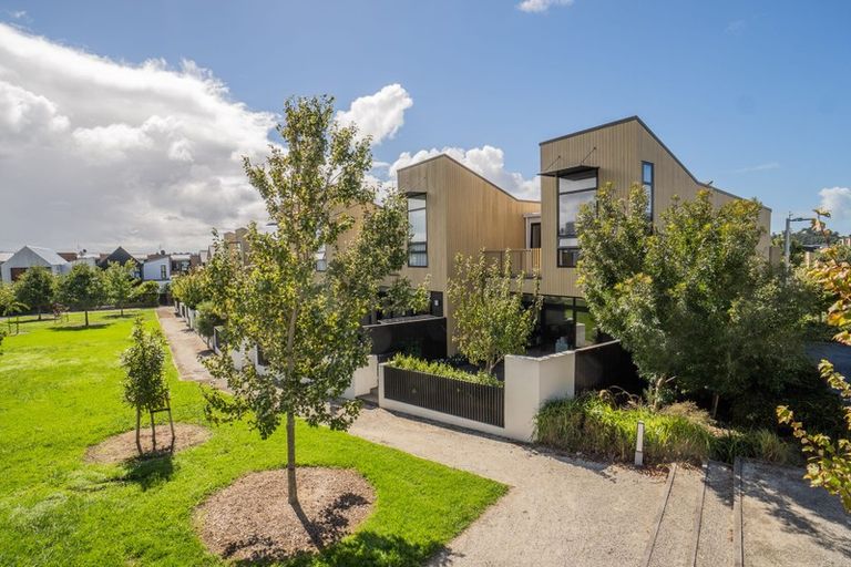 Photo of property in 27 Isitt Road, Hobsonville, Auckland, 0616