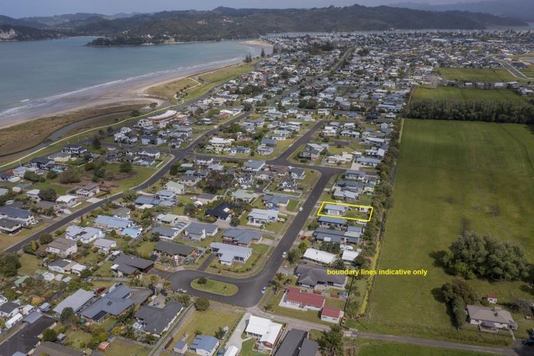 Photo of property in 8 Wells Place, Whitianga, 3510