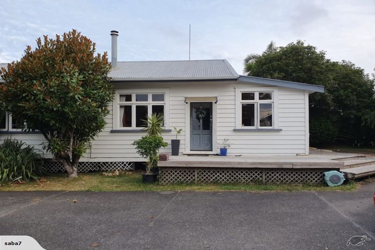 Photo of property in 387 Hobsonville Road, Hobsonville, Auckland, 0618