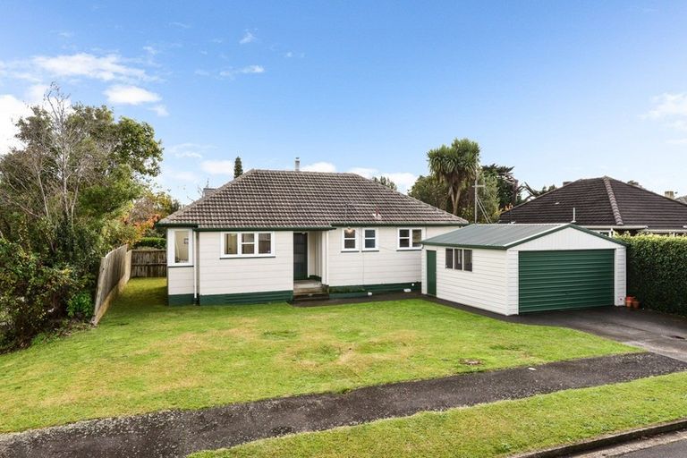 Photo of property in 1 Moule Place, Fairfield, Hamilton, 3214