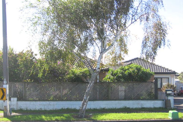 Photo of property in 1/15 Russell Road, Manurewa, Auckland, 2102