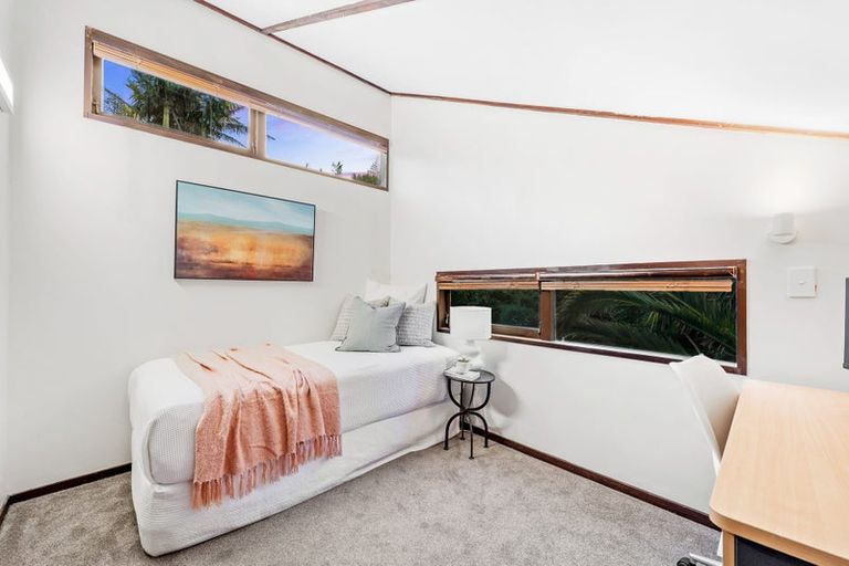 Photo of property in 62 Parr Terrace, Castor Bay, Auckland, 0620