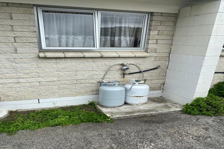 Photo of property in 2/25 Overton Road, Papatoetoe, Auckland, 2025