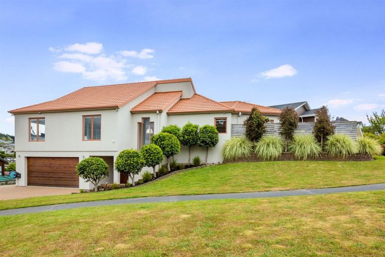 Photo of property in 2 Navigation Drive, Whitby, Porirua, 5024