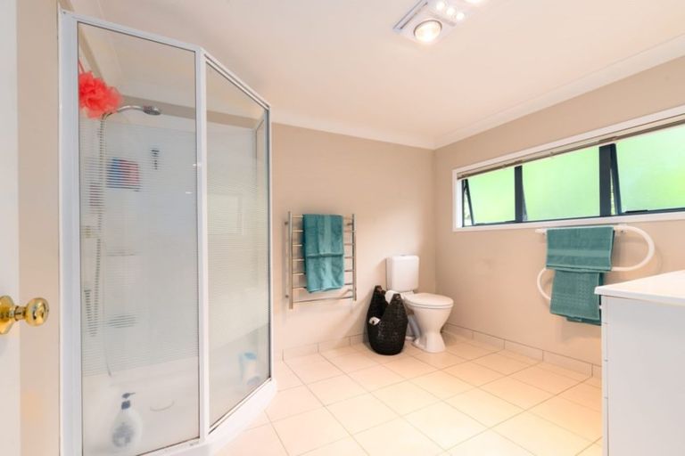 Photo of property in 84 Point View Drive, East Tamaki Heights, Auckland, 2016