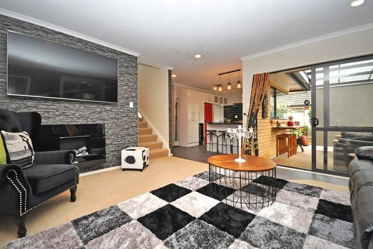 Photo of property in 14 Blackwood Drive, Wattle Downs, Auckland, 2103