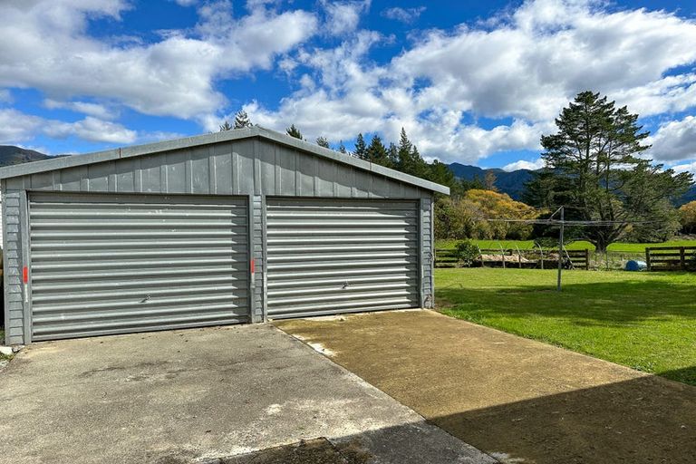 Photo of property in 6 Harwood Place, Upper Takaka, Takaka, 7183