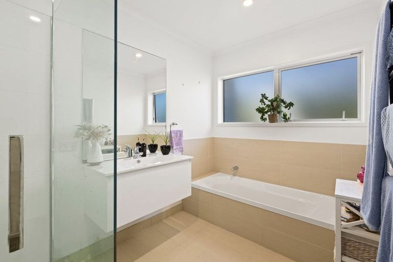 Photo of property in 25a Elizabeth Street, Orewa, 0931