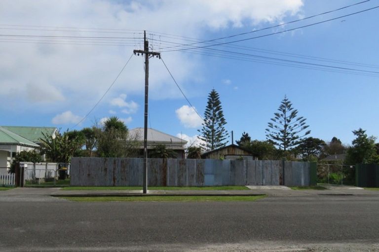 Photo of property in 60 Romilly Street, Westport, 7825