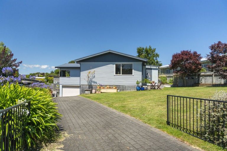 Photo of property in 17 Shera Street, Acacia Bay, Taupo, 3330