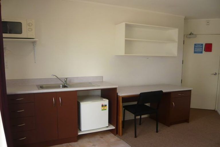 Photo of property in 2 Vine Street, Hillcrest, Hamilton, 3216