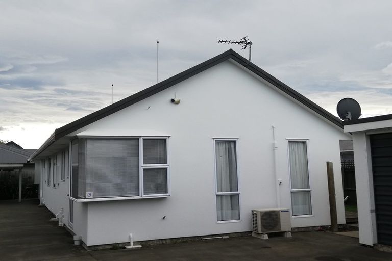 Photo of property in 2/13 Allard Street, Edgeware, Christchurch, 8013