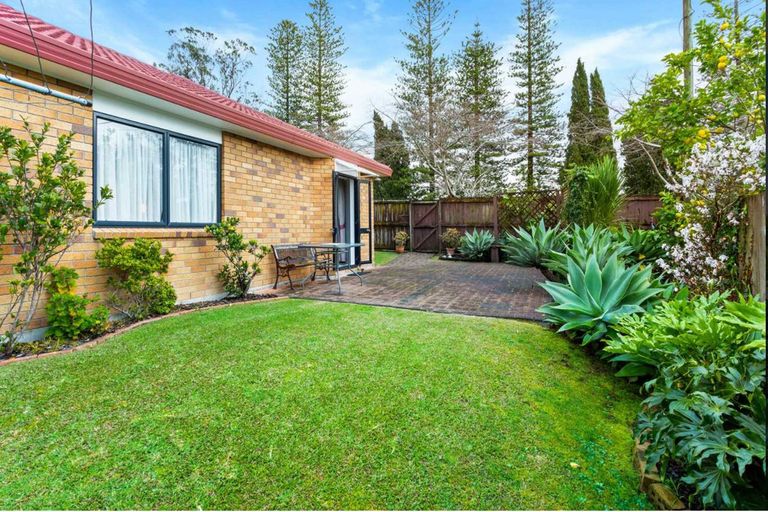 Photo of property in 47 Glenview Road, Glen Eden, Auckland, 0602