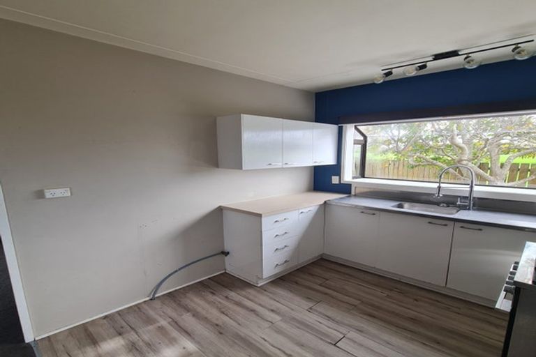 Photo of property in 2/21 Southview Place, Wattle Downs, Auckland, 2102