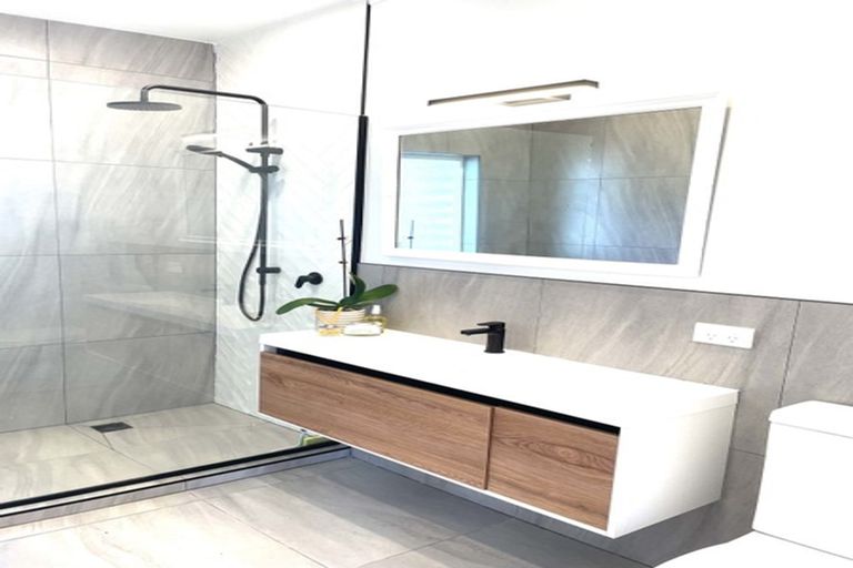 Photo of property in 1/5 Akehurst Avenue, New Lynn, Auckland, 0600